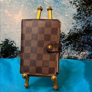 Louis Vuitton Damier Agenda & Wallet with Snap Closure VGC